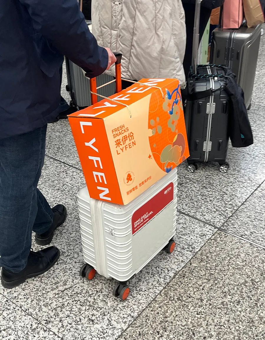 春运大戏里，这些上市公司化身场务、气氛组……