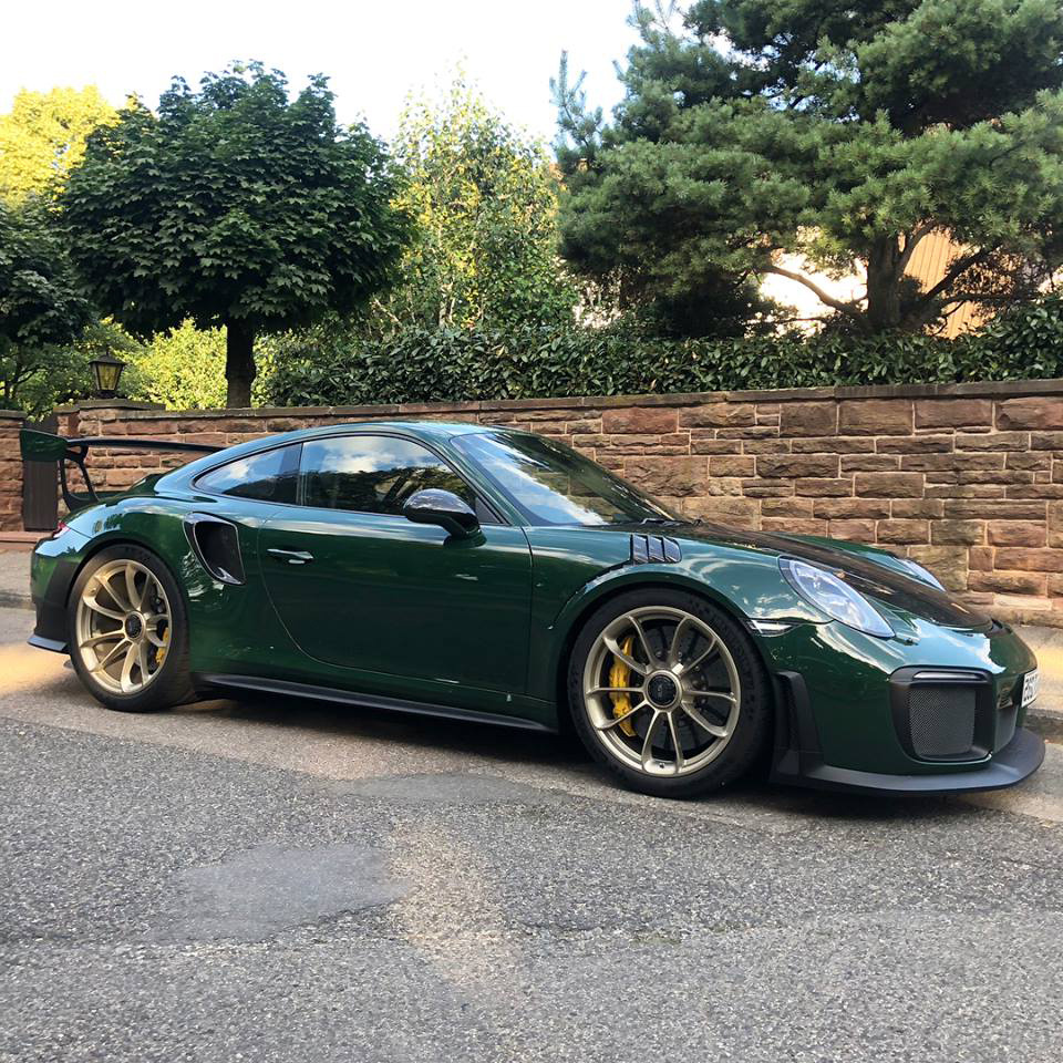 包含保时捷911gt2rs蛙王售价的词条