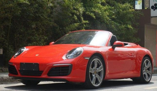 {賭馬}(保时捷911都是敞篷的吗多少钱)