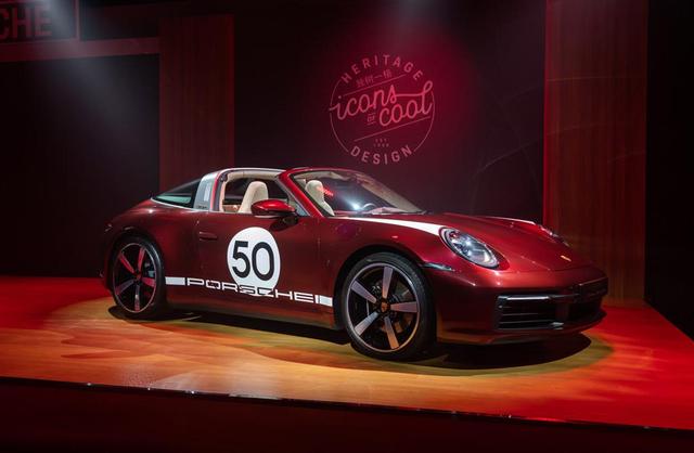 {賭馬}(保时捷911报价2021款多少钱)